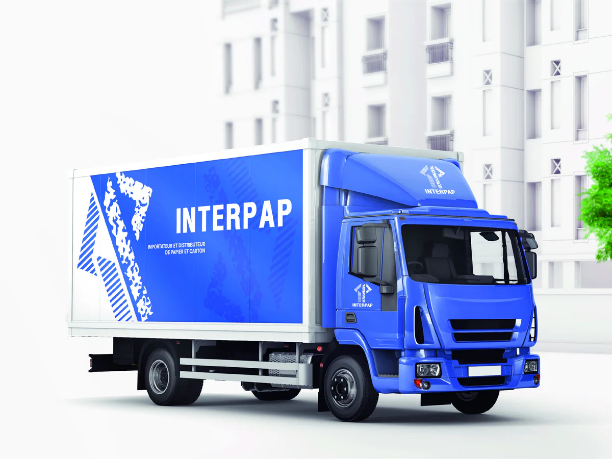 Camion de livraison aux couleurs d'INTERPAP