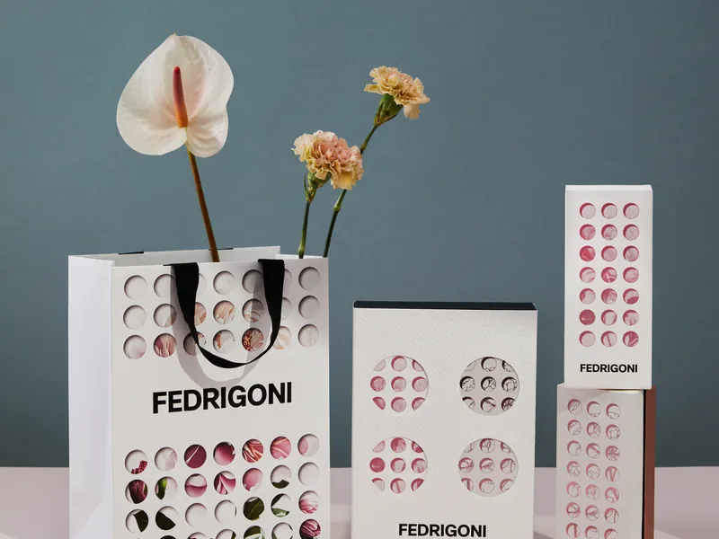 Sac, coffrets et vase habillés de papiers Fedrigoni